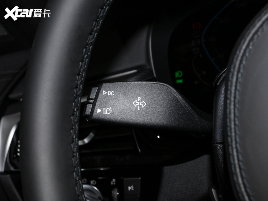 2022R5ϵ(M) 530i M\b