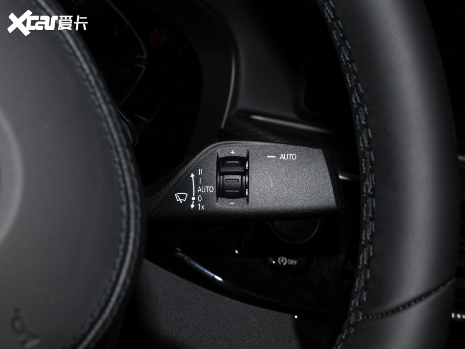 2022R5ϵ(M) 530i M\b