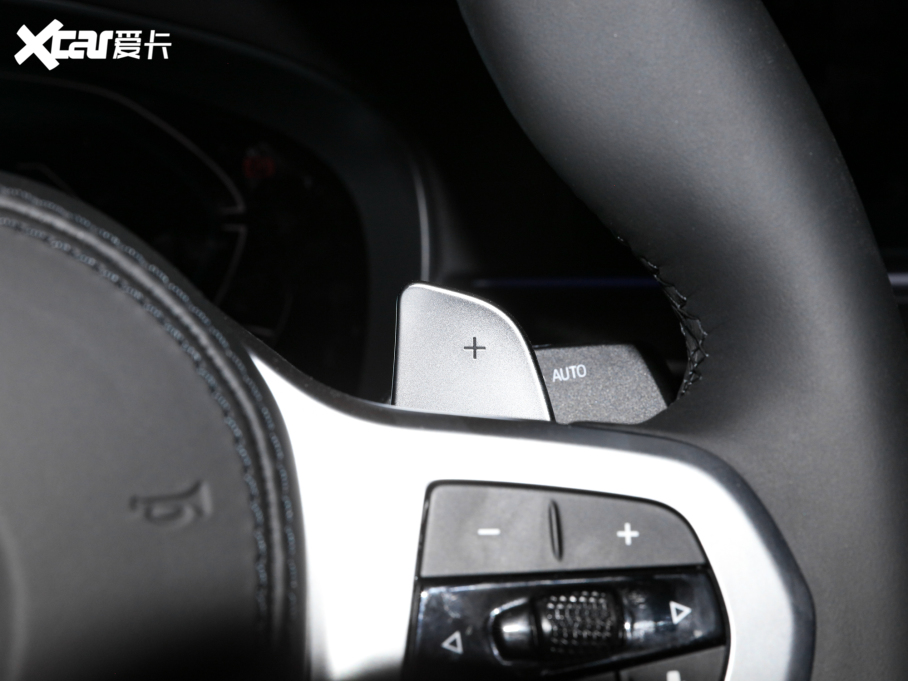 2022R5ϵ(M) 530i M\b