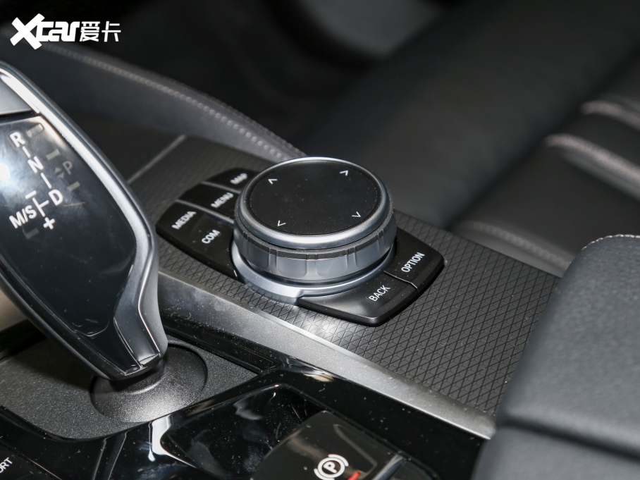 2022R5ϵ(M) 530i Lа M\b