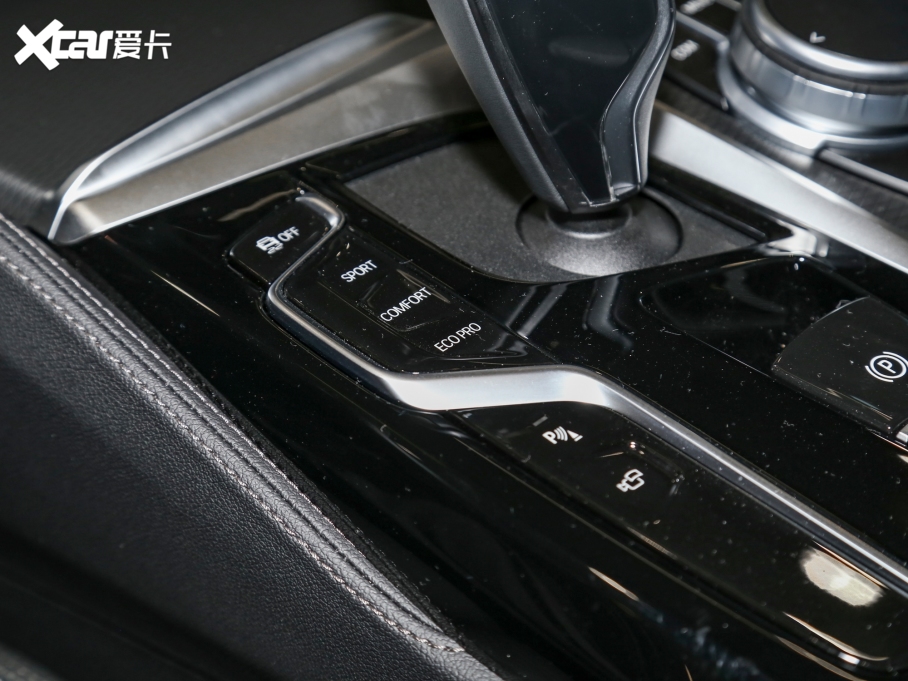 2022R5ϵ(M) 530i Lа M\b