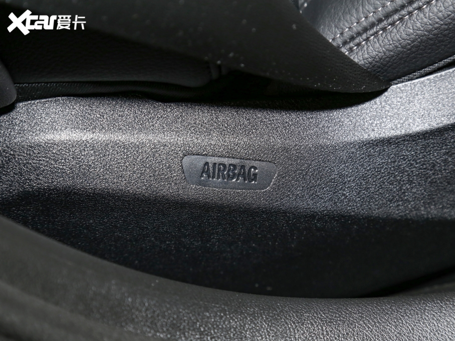 2022R5ϵ(M) 530i Lа M\b