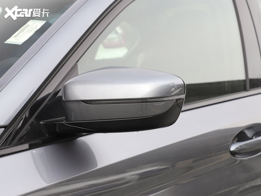 2022R5ϵ(M) 525i M\b