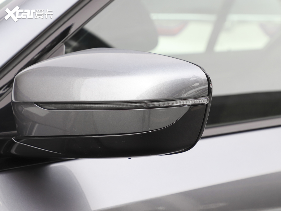 2022R5ϵ(M) 525i M\b