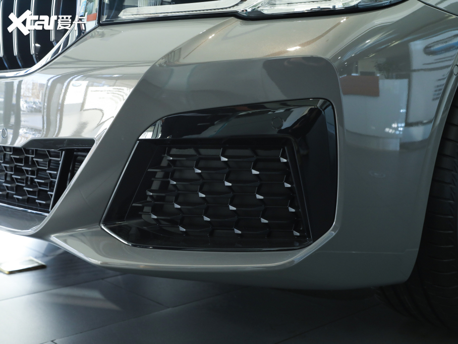 2022R5ϵ(M) Ŀ 530i M\b