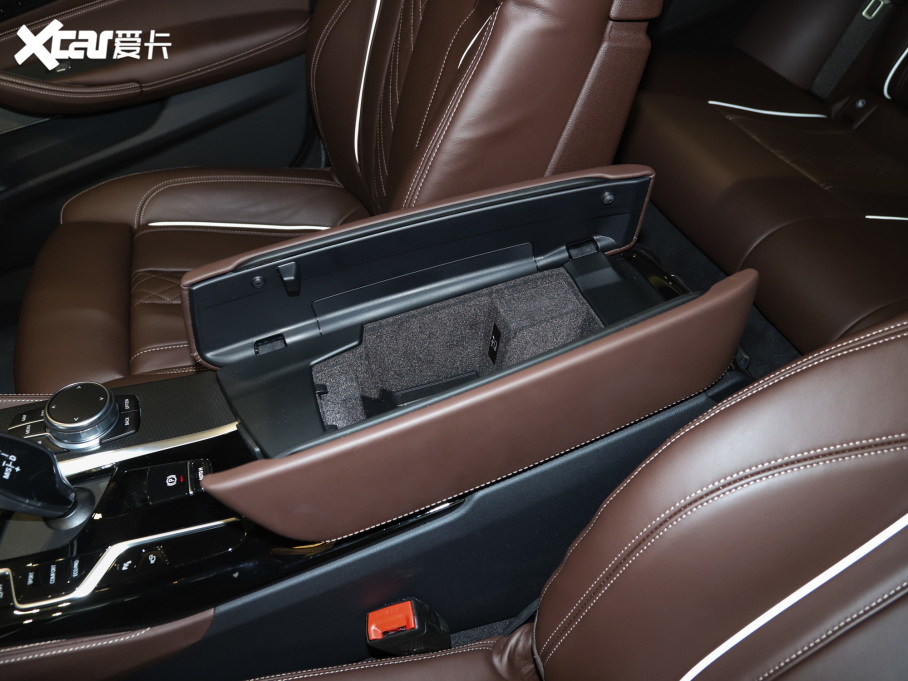 2022R5ϵ(M) Ŀ 540i Lа M\b