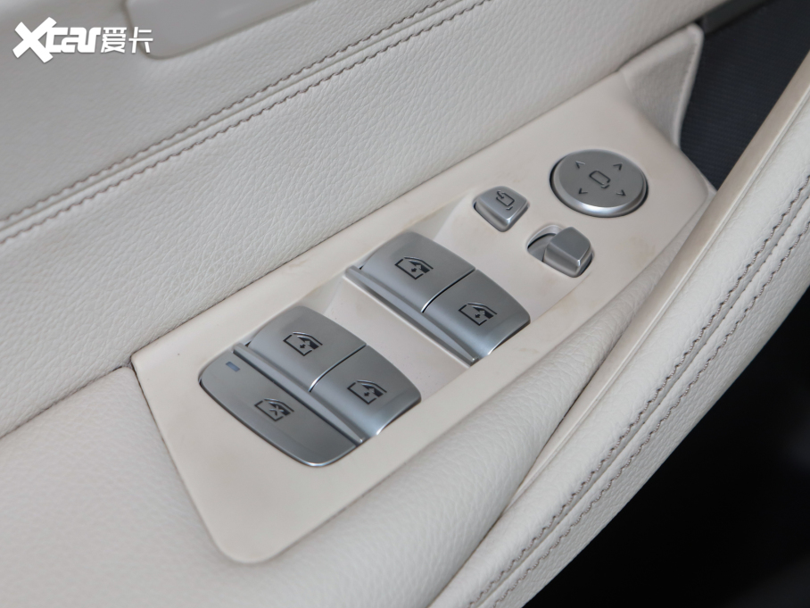 2022R5ϵ(M) Ŀ 530i Lа M\b