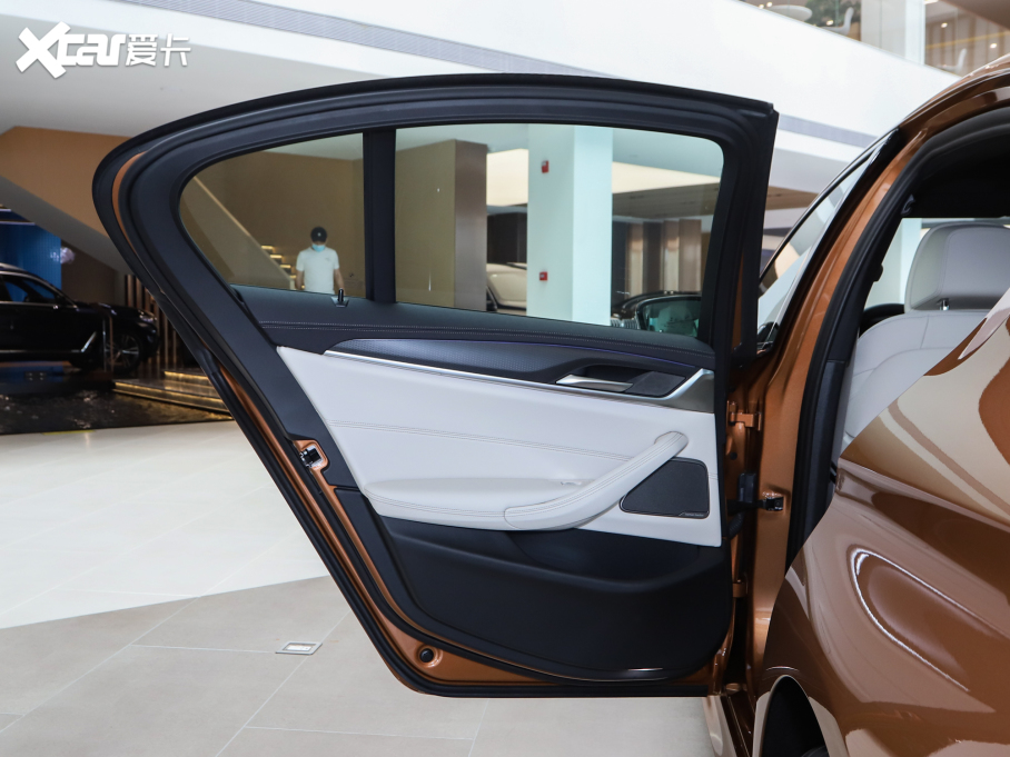 2022��R5ϵ(�M(j��n)��) �Ŀ� 530i �L(f��ng)�а� M�\(y��n)��(d��ng)���b