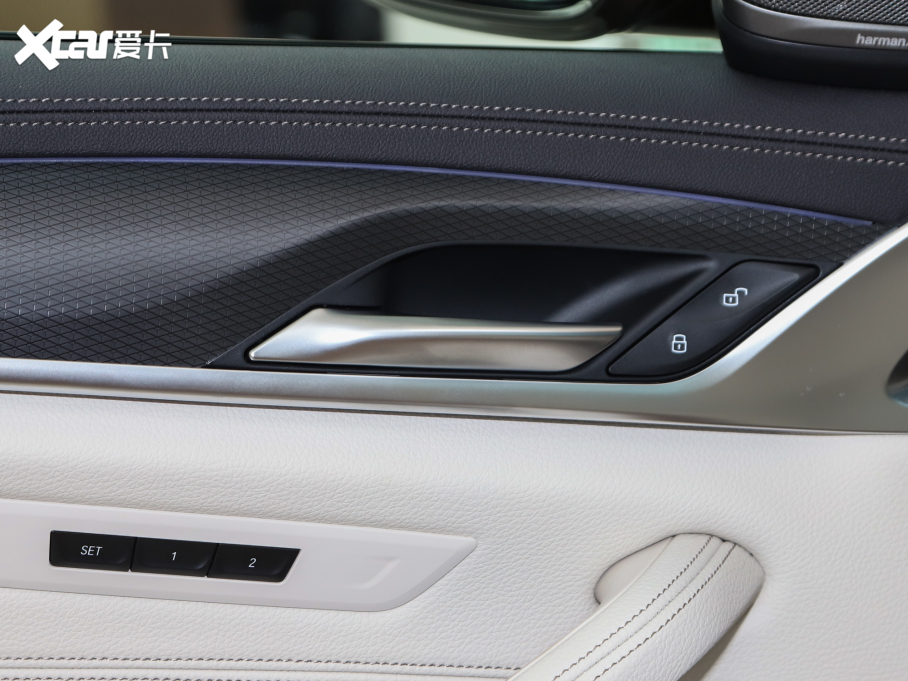 2022R5ϵ(M) Ŀ 530i Lа M\b