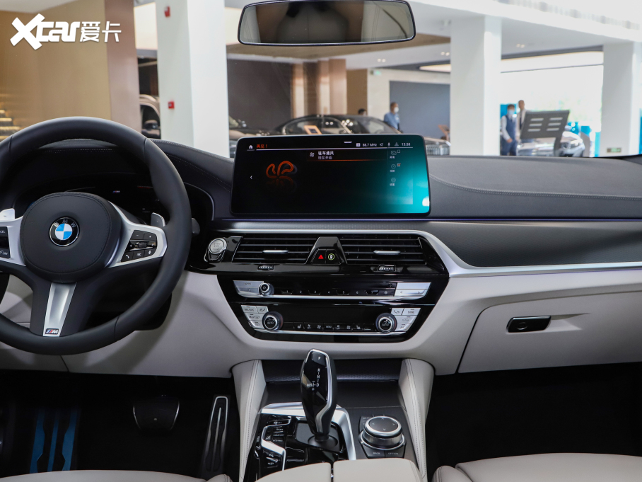 2022R5ϵ(M) Ŀ 530i Lа M\b