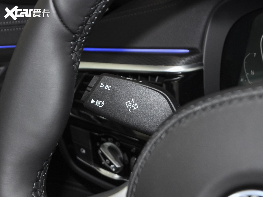 2022R5ϵ(M) Ŀ 525i M\b