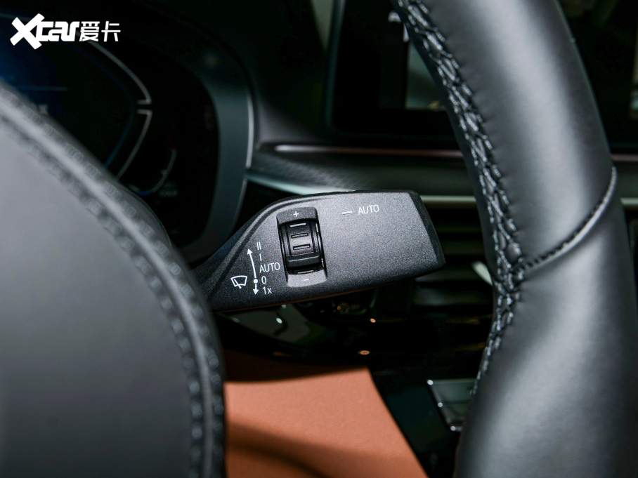 2022R5ϵ(M) Ŀ 530i Lа M\b