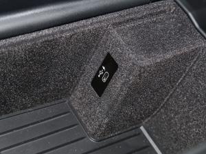 2022530i L(fng)а M\(yn)(dng)b g