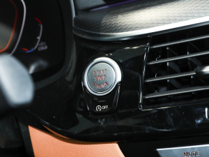 2022Ŀ 530i M\b п؅^