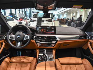 2022Ŀ 525i M\b п؅^(q)