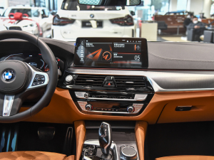 2022Ŀ 525i M\b п؅^(q)