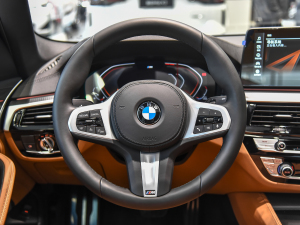 2022Ŀ 525i M\b п؅^