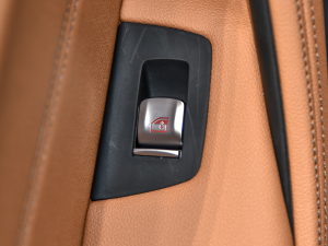 2022Ŀ 525i M\b п؅^