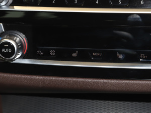 2022Ŀ 540i Lа M\b g