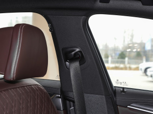 2022Ŀ 540i Lа M\b g