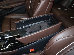 2022Ŀ 540i Lа M\b g