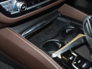 2022Ŀ 540i Lа M\b g