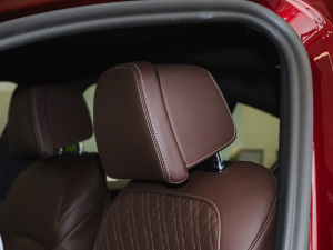 2022Ŀ 540i Lа M\b g