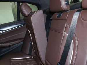 2022Ŀ 540i Lа M\b g