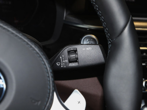 2022Ŀ 540i Lа M\b п؅^