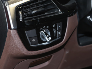 2022Ŀ 540i Lа M\b п؅^