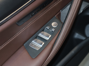 2022Ŀ 540i Lа M\b п؅^