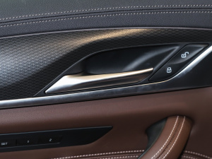 2022Ŀ 540i Lа M\b п؅^