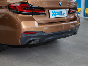 2022Ŀ 530i Lа M\b ^