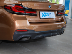 2022Ŀ 530i Lа M\b ^