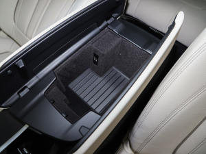 2022Ŀ 530i Lа M\b g