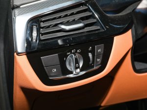 2022Ŀ 530i M\b п؅^