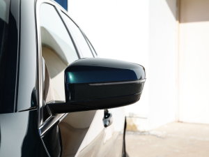 2022Ŀ 540i Lа M\b ^