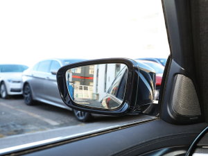 2022Ŀ 540i Lа M\b ^