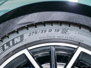 2022Ŀ 530i Lа M\b ^