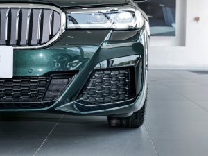 2022Ŀ 530i Lа M\b ^