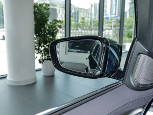 2022Ŀ 530i Lа M\b ^