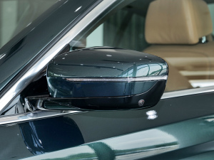 2022Ŀ 530i Lа M\b ^