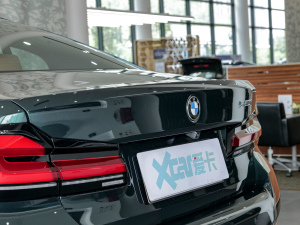 2022Ŀ 530i Lа M\b ^