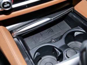 2022Ŀ 530i Lа M\b g