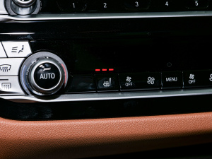 2022Ŀ 530i Lа M\b g