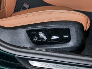 2022Ŀ 530i Lа M\b g