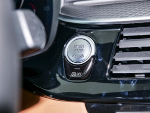 2022Ŀ 530i Lа M\b п؅^(q)