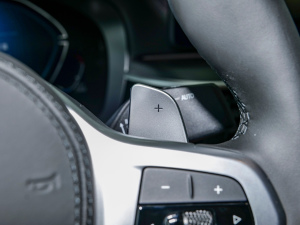 2022Ŀ 530i Lа M\b п؅^