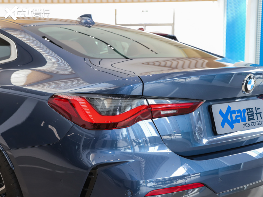 2022R4ϵ 425i M\b