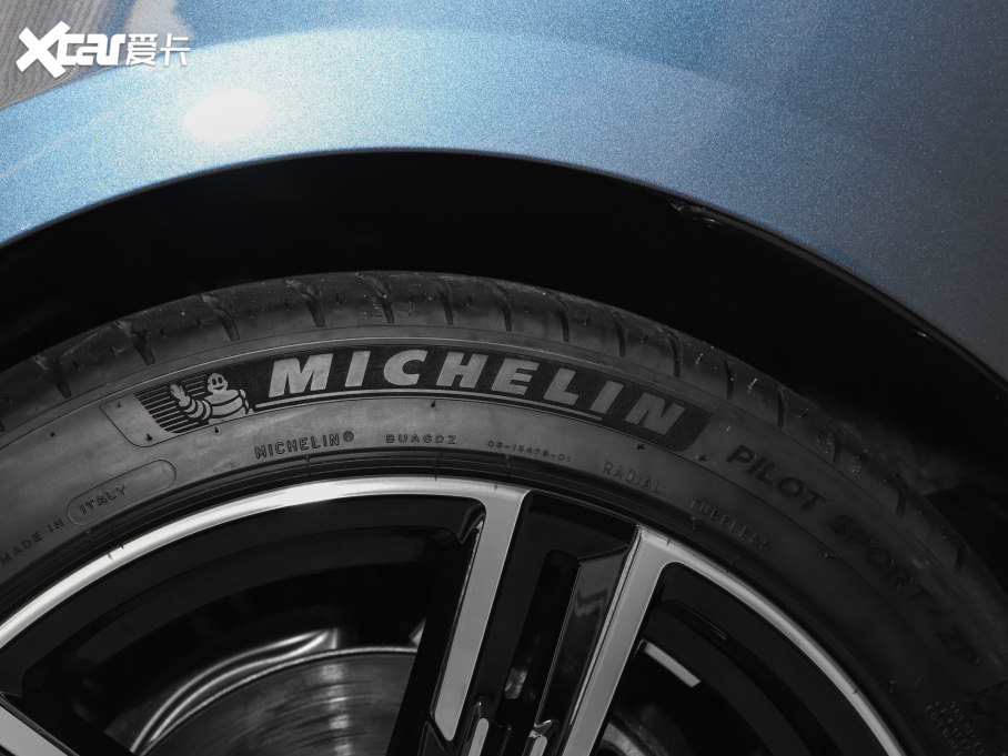 2022R4ϵ 425i M\b